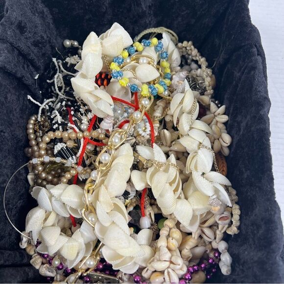 Crafters jewelry and junk drawer 5lbs vintage to current 5 pound scoop - Picture 5 of 8